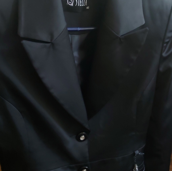 Women Suit - Picture 10 of 14